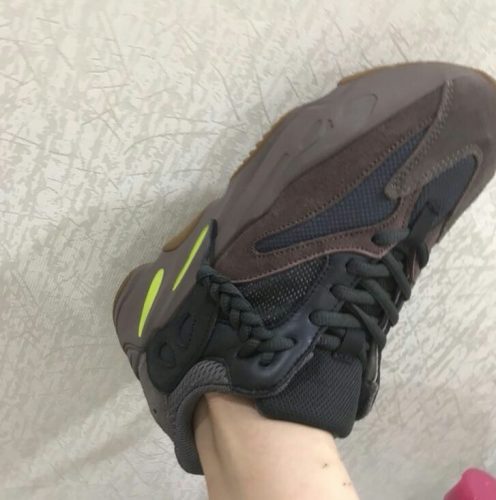 Yeezy  Boost 700 Mauve photo review