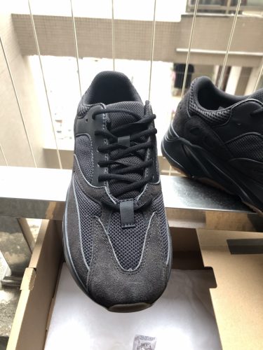 Yeezy Boost 700 Utility Black photo review