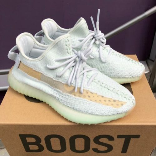 Yeezy 350 Boost V2 Hyperspace photo review