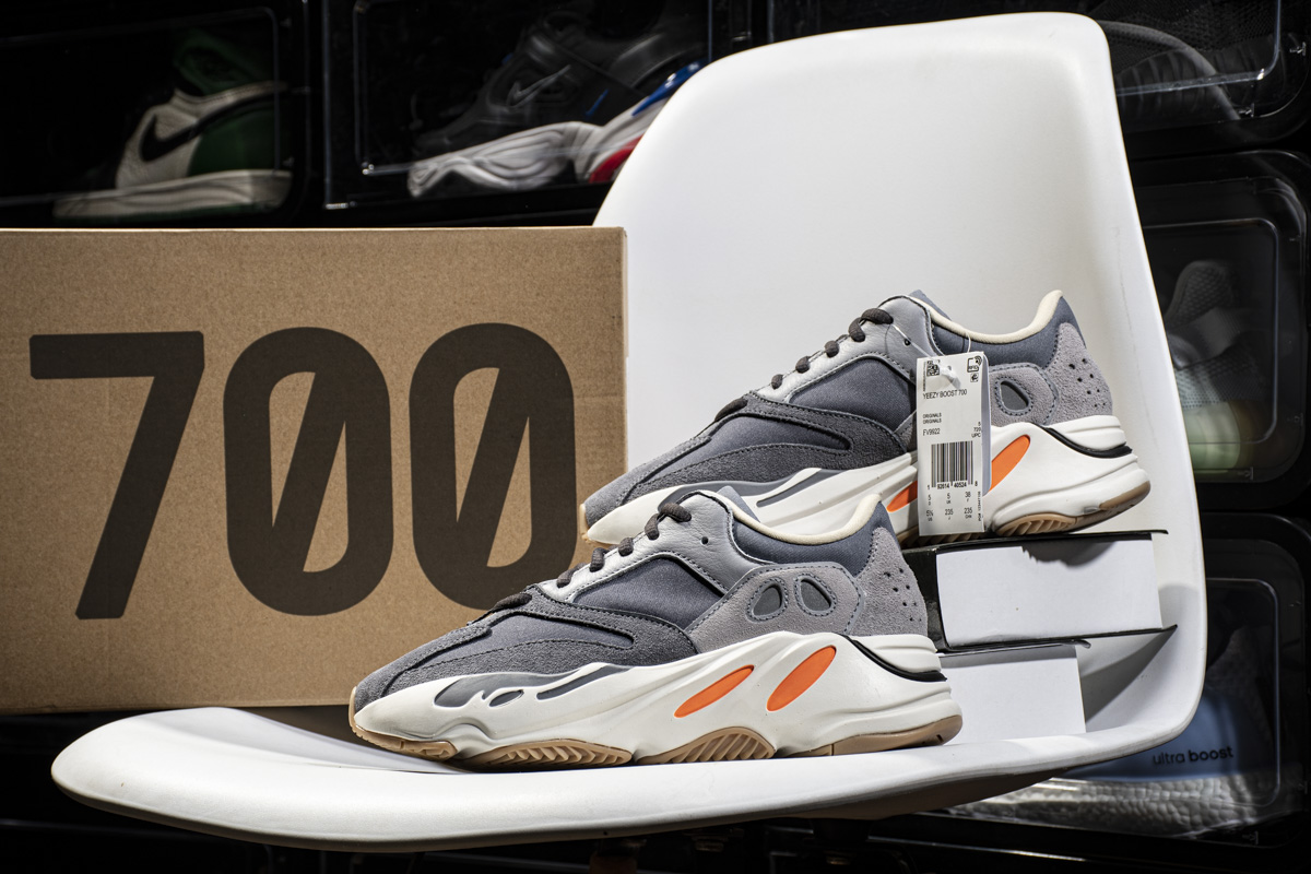 Yeezy Boost 700 Magnet/Inertia/Wave Runner sneakers/Mauve/Utility Black ...