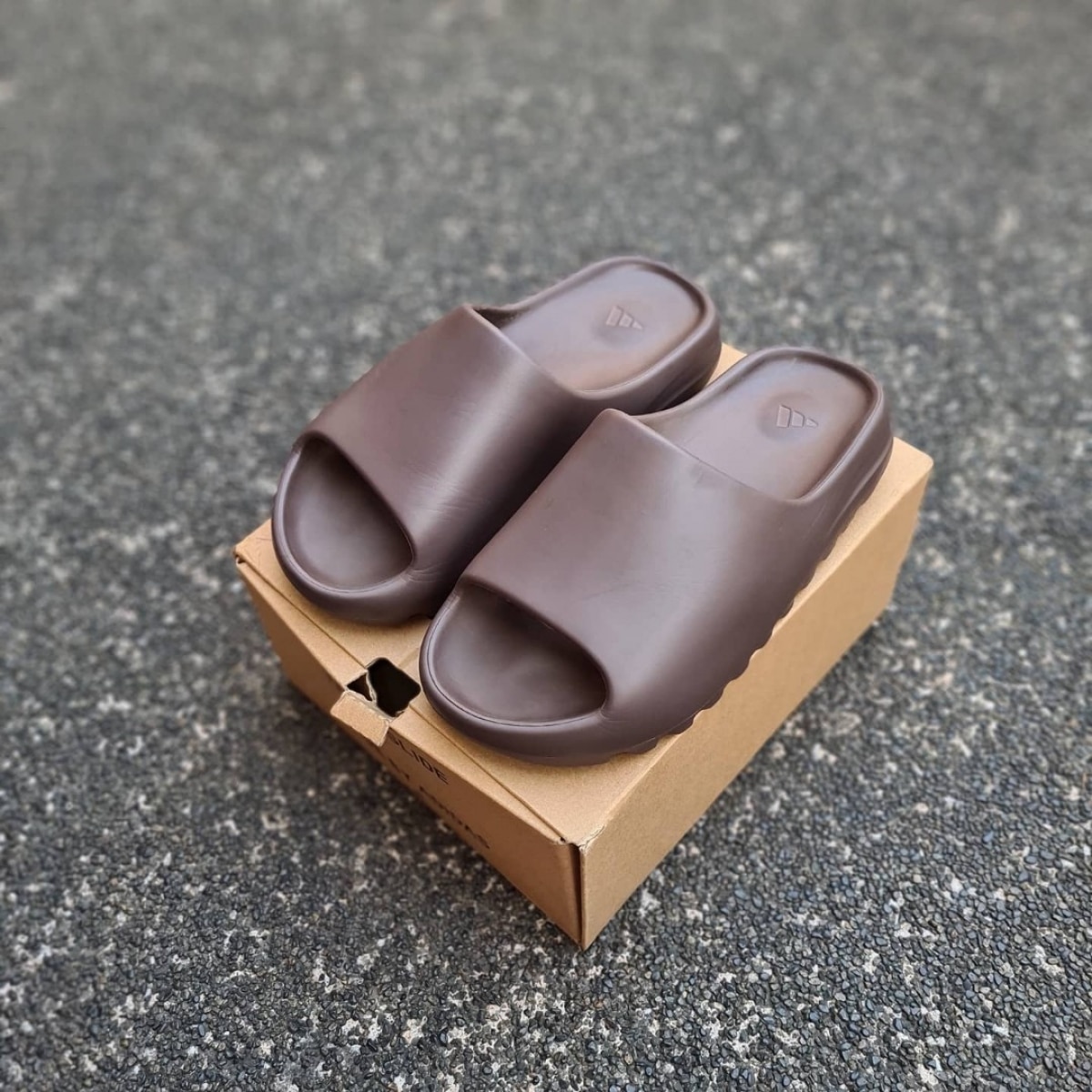 Yeezy Slides Soot Pk Kicks